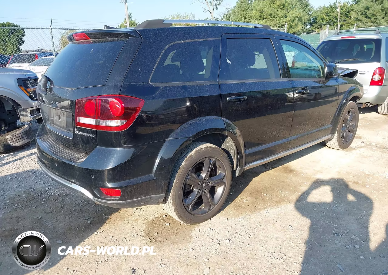 2020 Dodge Journey Crossroad VIN:3C4PDCGB2LT265795 - 4