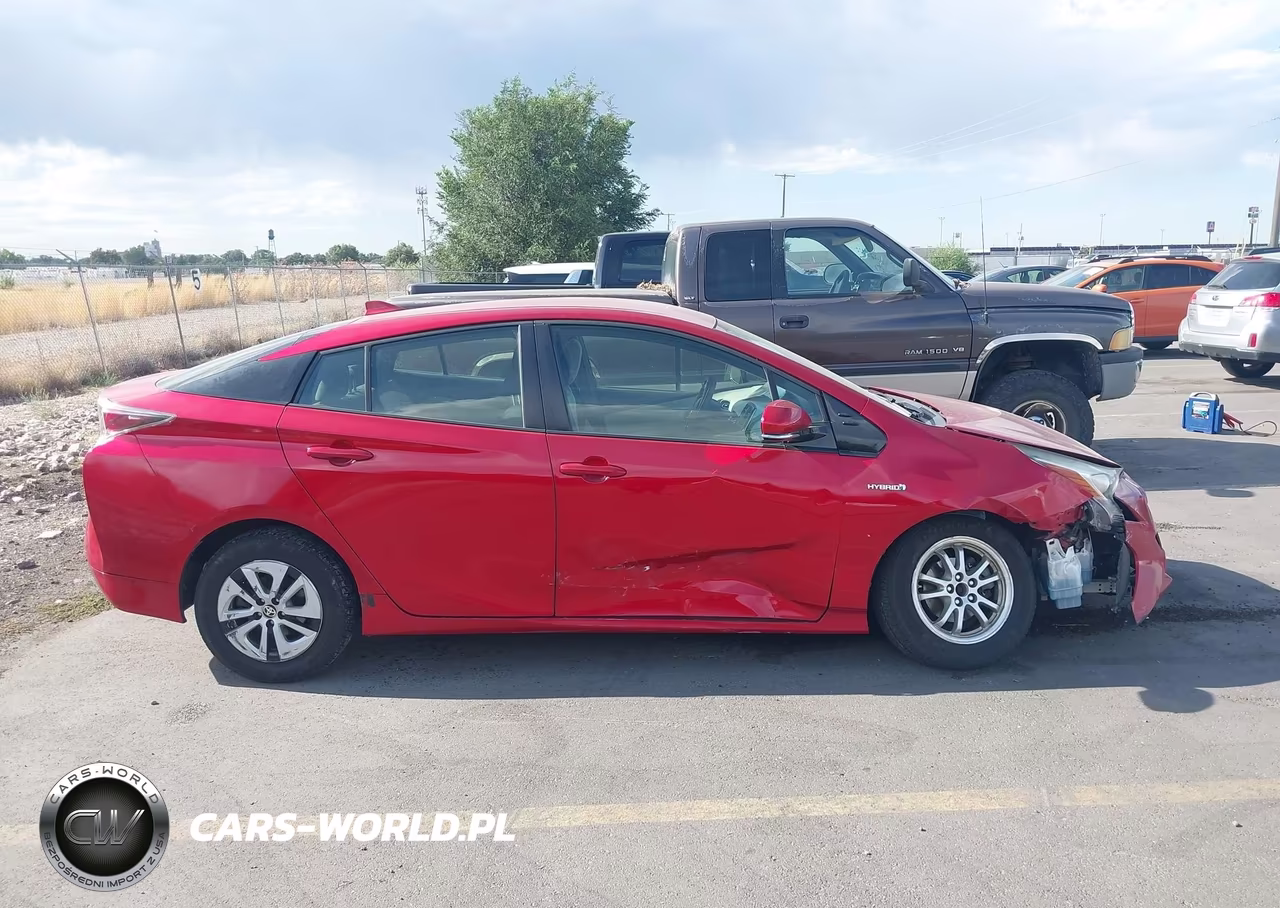 2016 Toyota Prius Three VIN:JTDKARFU0G3524908 - 13