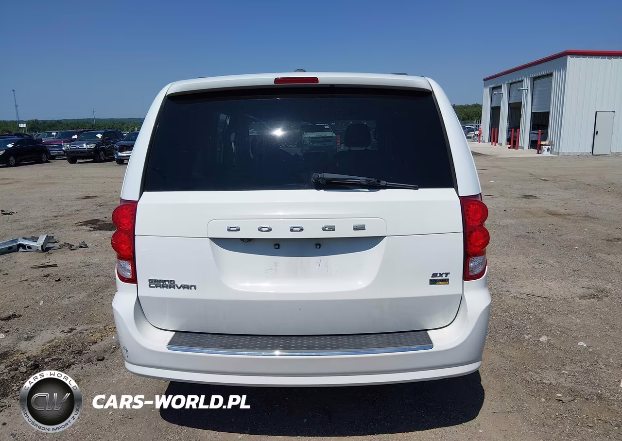 2018 Dodge Grand Caravan Sxt VIN:2C4RDGCG0JR224082 - 17