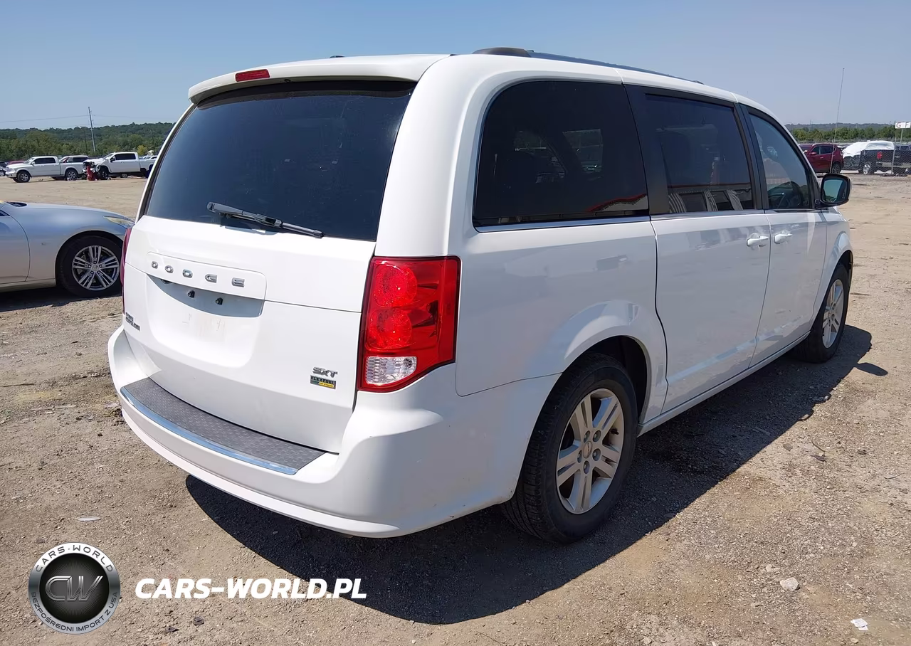 2018 Dodge Grand Caravan Sxt VIN:2C4RDGCG0JR224082 - 4