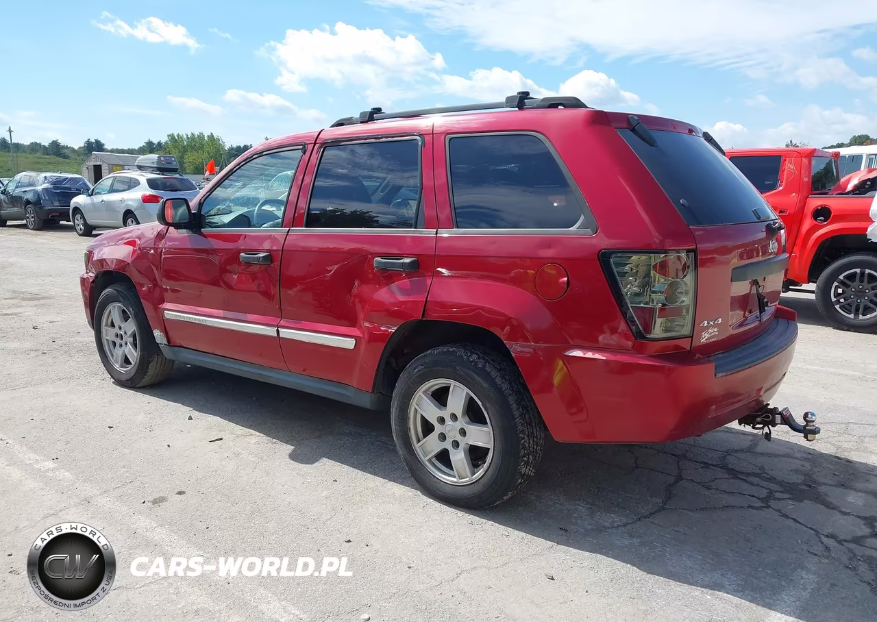 2005 Jeep Grand Cherokee Laredo VIN:1J4GR48K35C711130 - 3