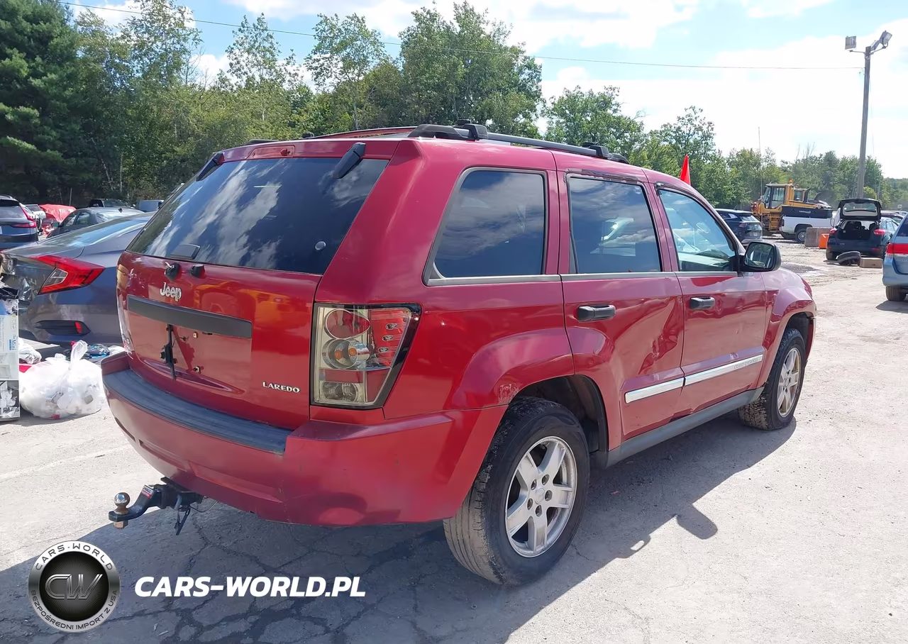 2005 Jeep Grand Cherokee Laredo VIN:1J4GR48K35C711130 - 4