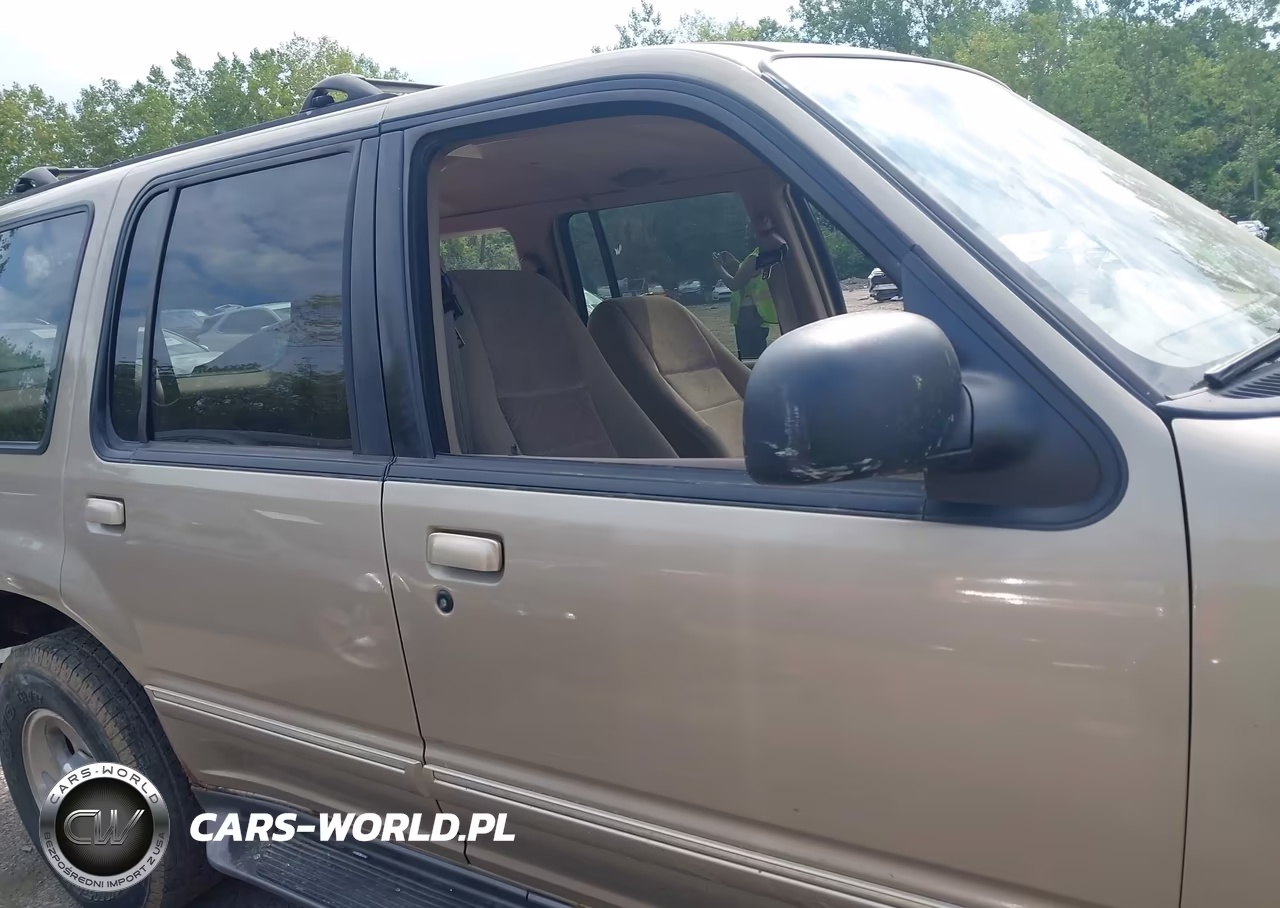 2000 Ford Explorer Xlt VIN:1FMZU73E2YZA24718 - 13