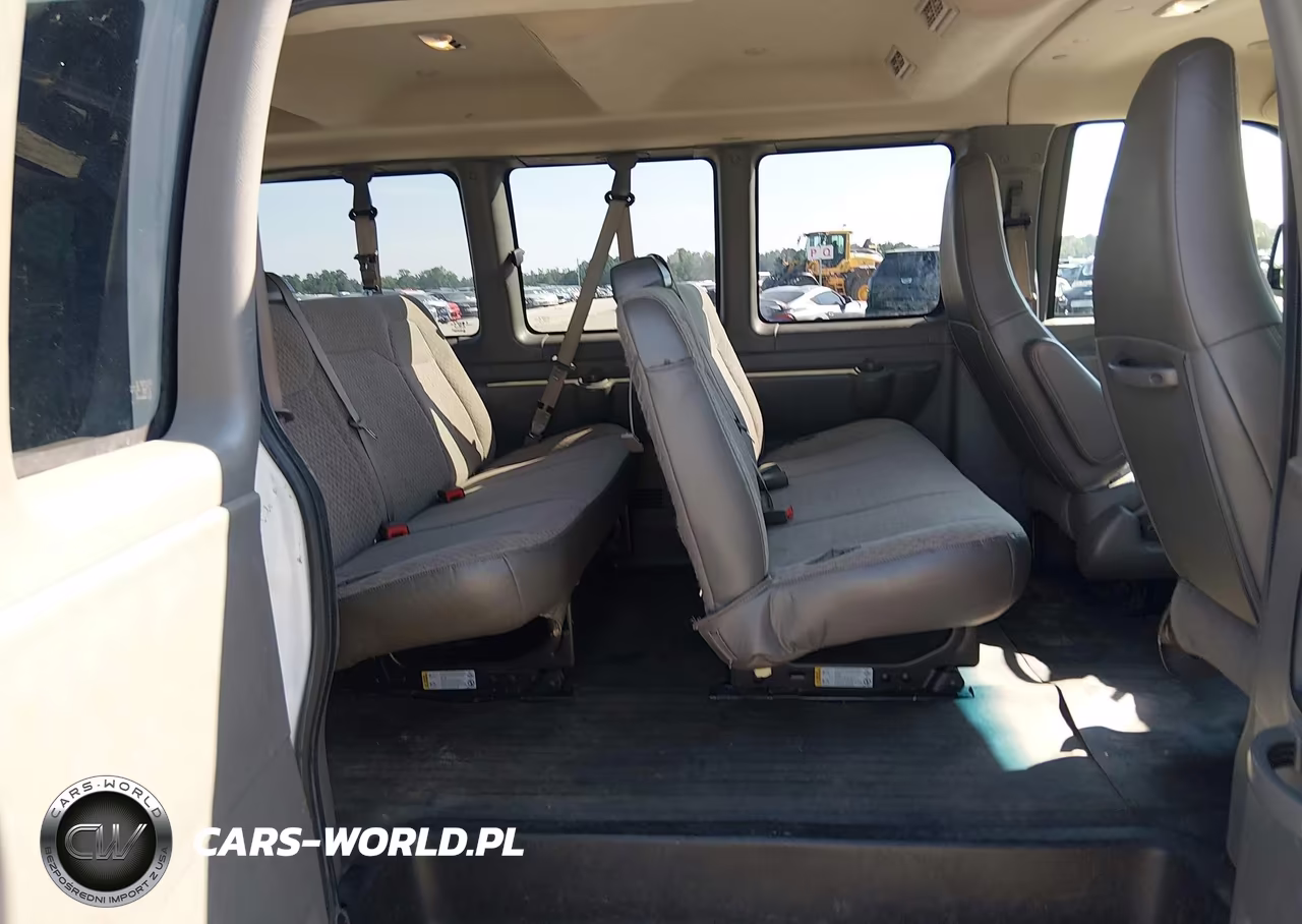 2019 Chevrolet Express 3500 Ls VIN:1GAZGNFG3K1361586 - 8