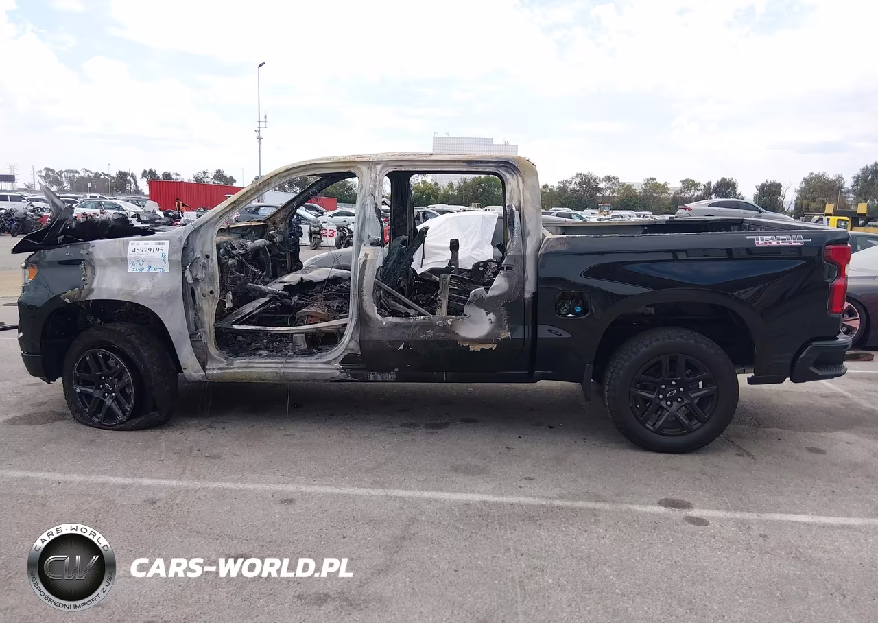 2025 Chevrolet Silverado 1500 4Wd Short Bed Lt Trail Boss VIN:3GCUKFE84SG362148 - 13