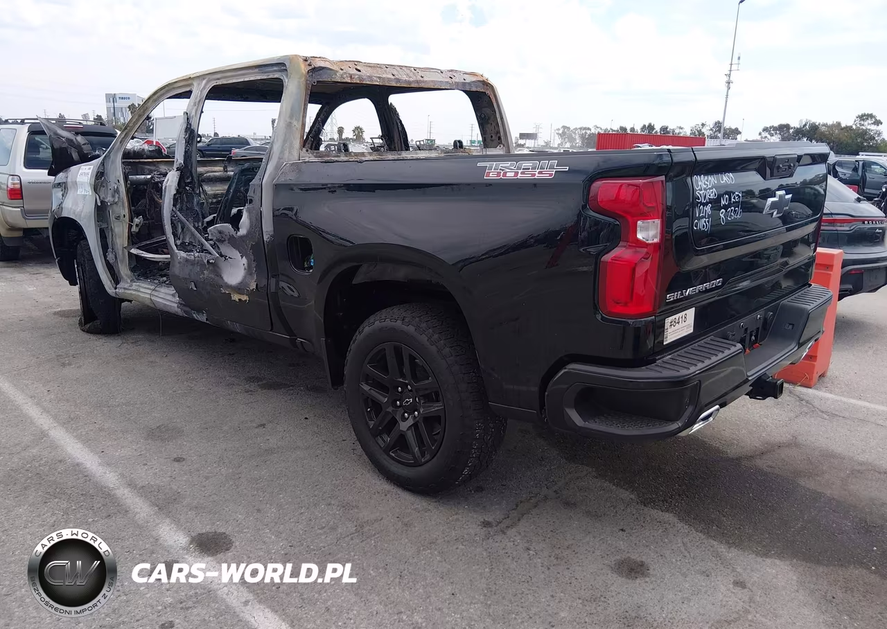 2025 Chevrolet Silverado 1500 4Wd Short Bed Lt Trail Boss VIN:3GCUKFE84SG362148 - 3