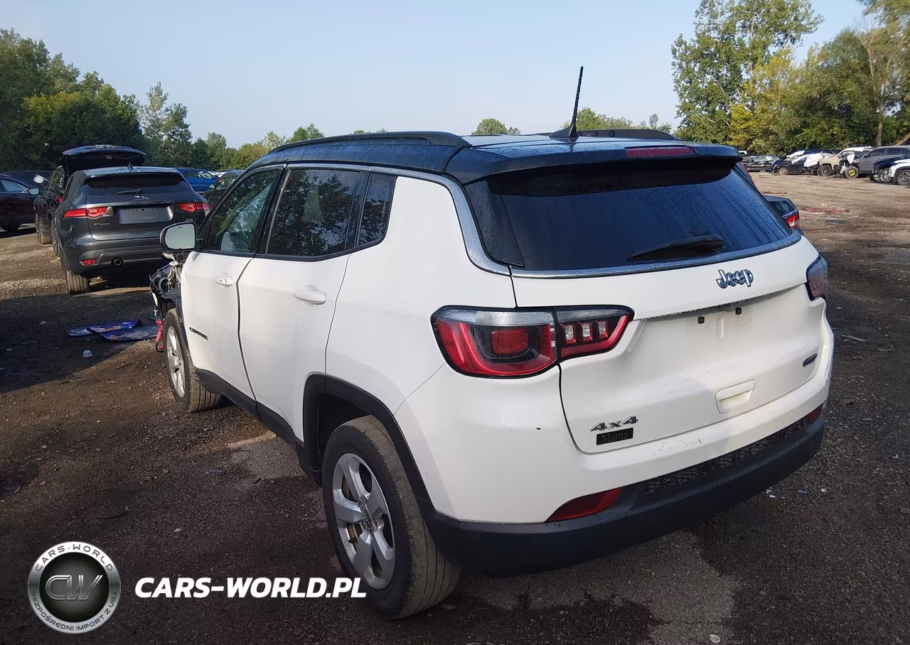 2019 Jeep Compass Latitude VIN:3C4NJDBB1KT682871 - 3