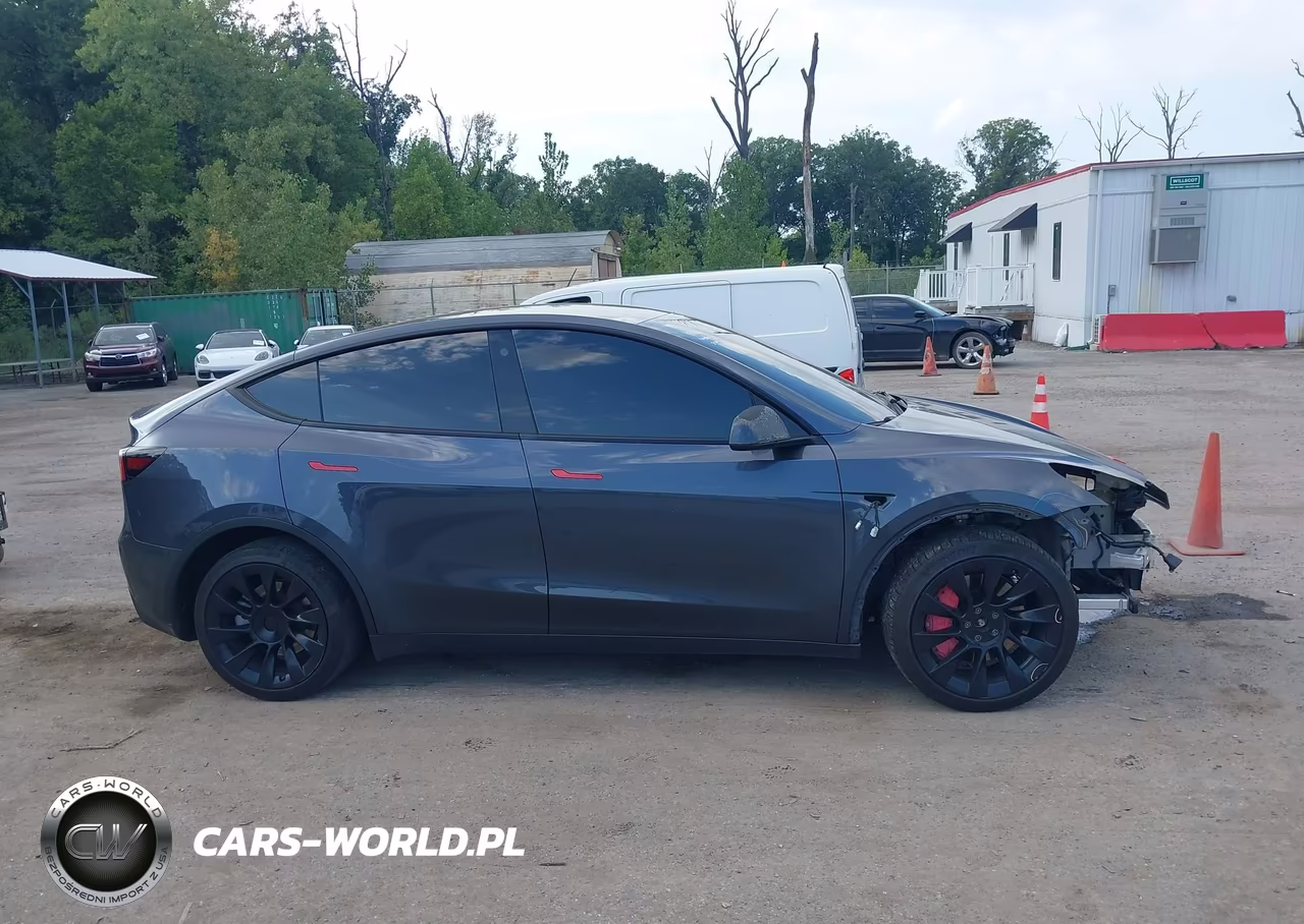 2022 Tesla Model Y Long Range Dual Motor All-Wheel Drive VIN:7SAYGDEE1NF377894 - 13