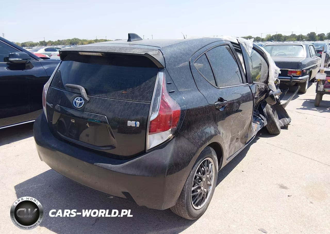 2016 Toyota Prius C Two VIN:JTDKDTB3XG1126179 - 4