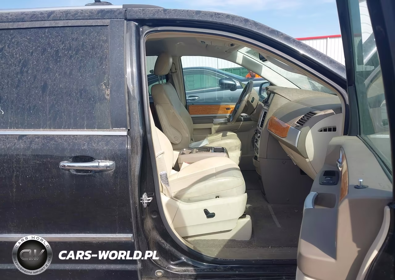 2008 Chrysler Town & Country Limited VIN:2A8HR64X38R661972 - 5
