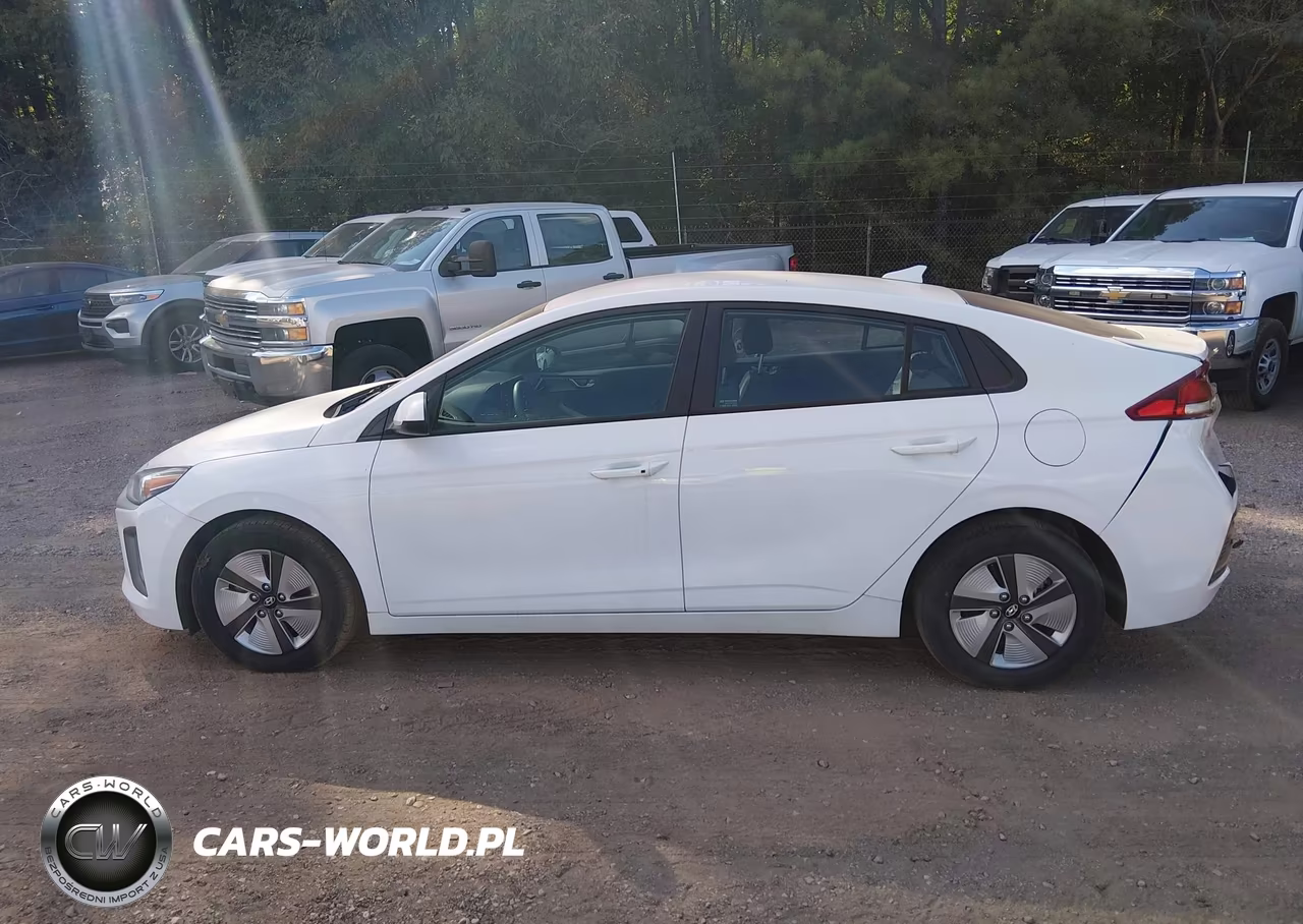 2021 Hyundai Ioniq Hybrid Blue VIN:KMHC65LCXMU247857 - 18