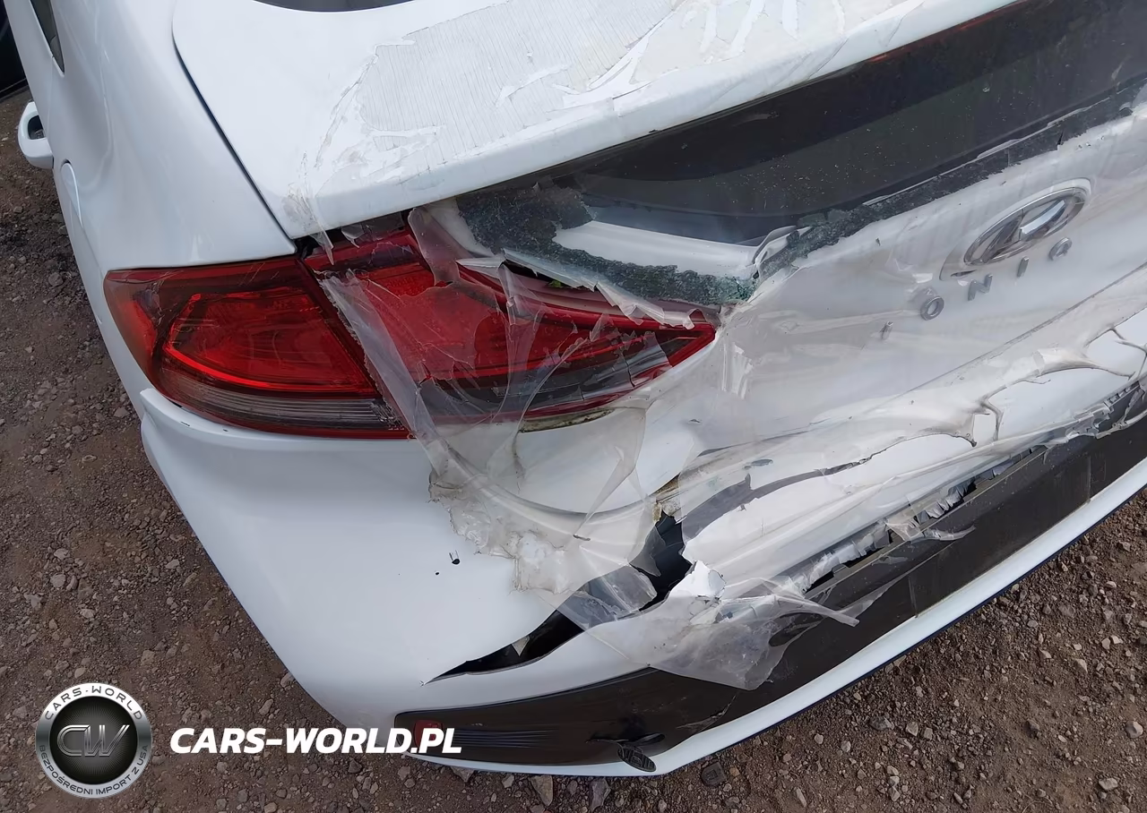 2021 Hyundai Ioniq Hybrid Blue VIN:KMHC65LCXMU247857 - 21