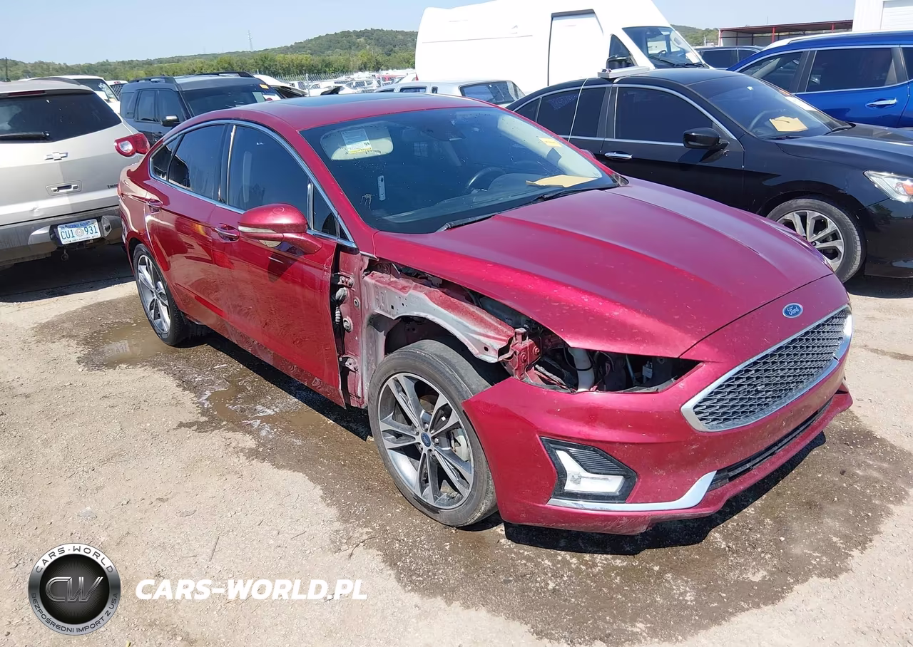 2019 Ford Fusion Titanium – zdjęcie 1 z 17