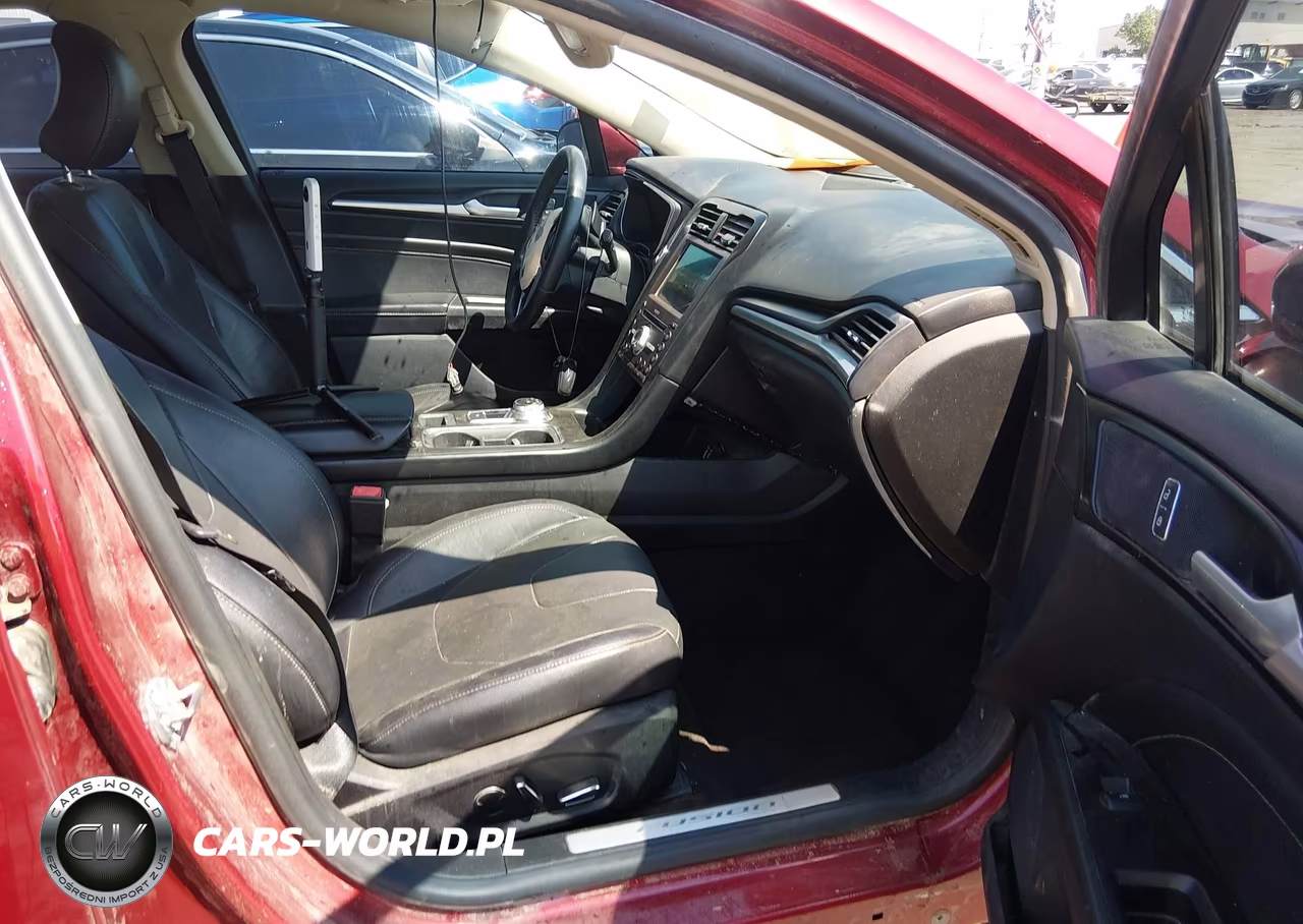 2019 Ford Fusion Titanium VIN:3FA6P0D90KR225820 - 5