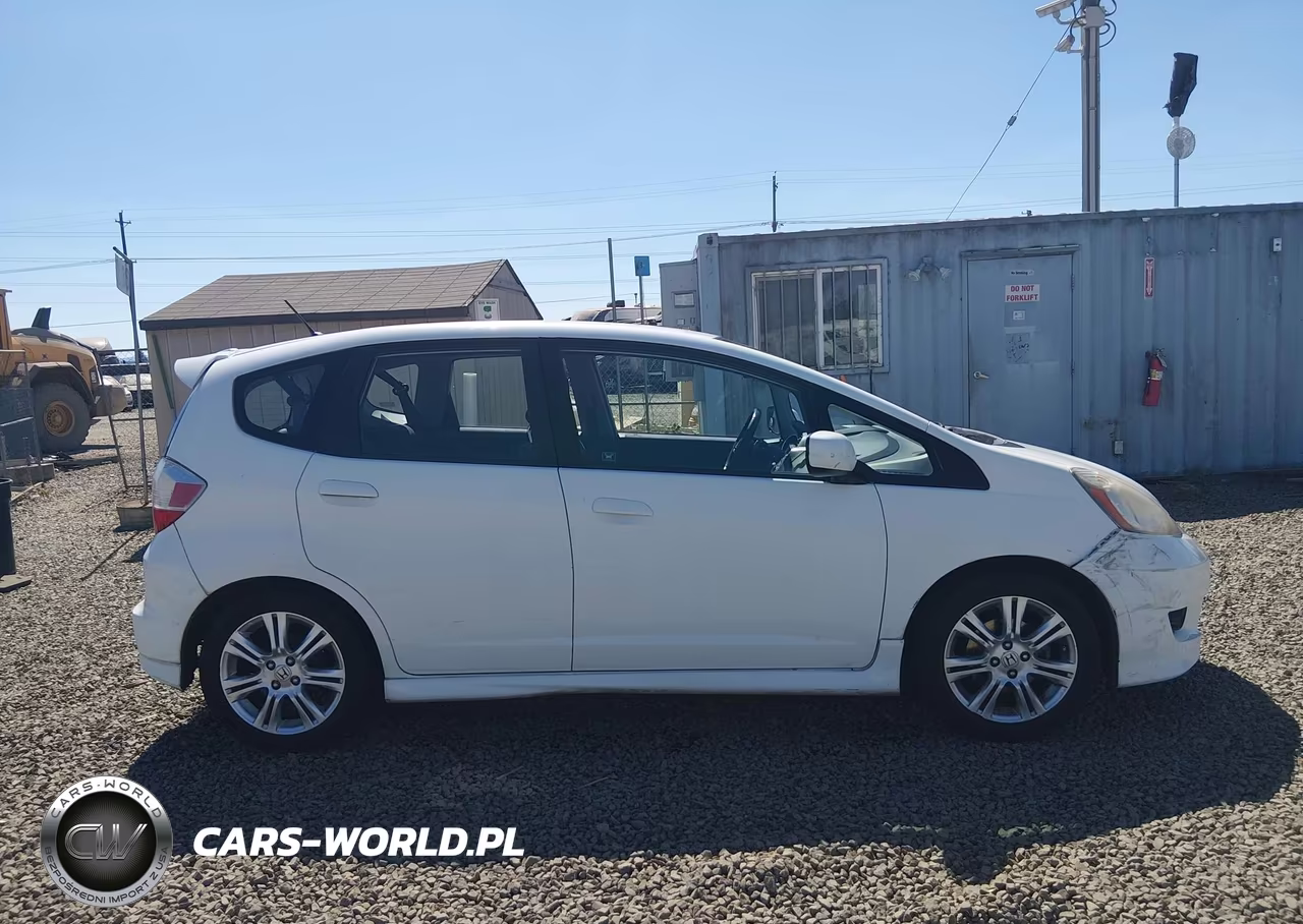 2009 Honda Fit Sport VIN:JHMGE88429S017033 - 13