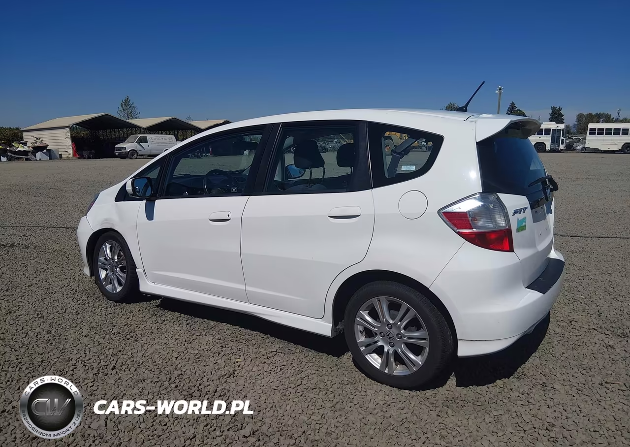 2009 Honda Fit Sport VIN:JHMGE88429S017033 - 3