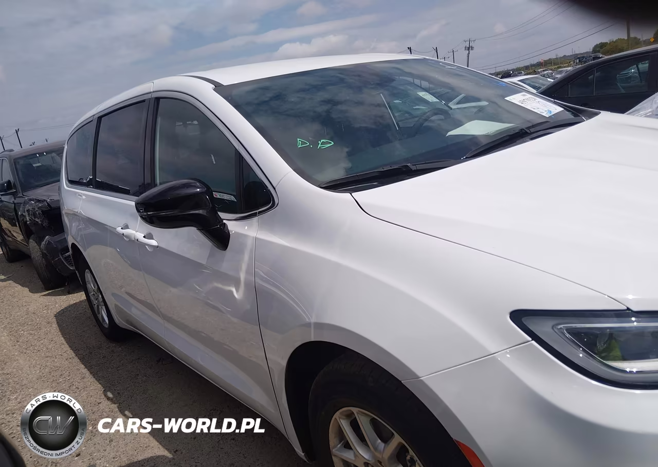 2025 Chrysler Pacifica Select VIN:2C4RC1BG8SR560629 - 13