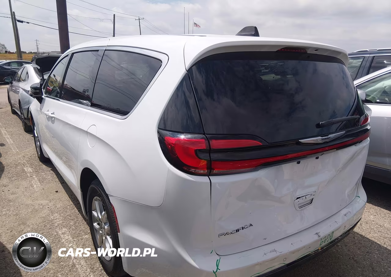 2025 Chrysler Pacifica Select VIN:2C4RC1BG8SR560629 - 3