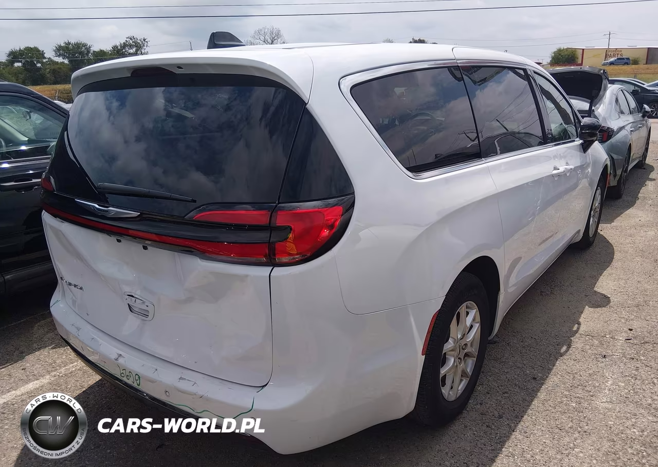 2025 Chrysler Pacifica Select VIN:2C4RC1BG8SR560629 - 4
