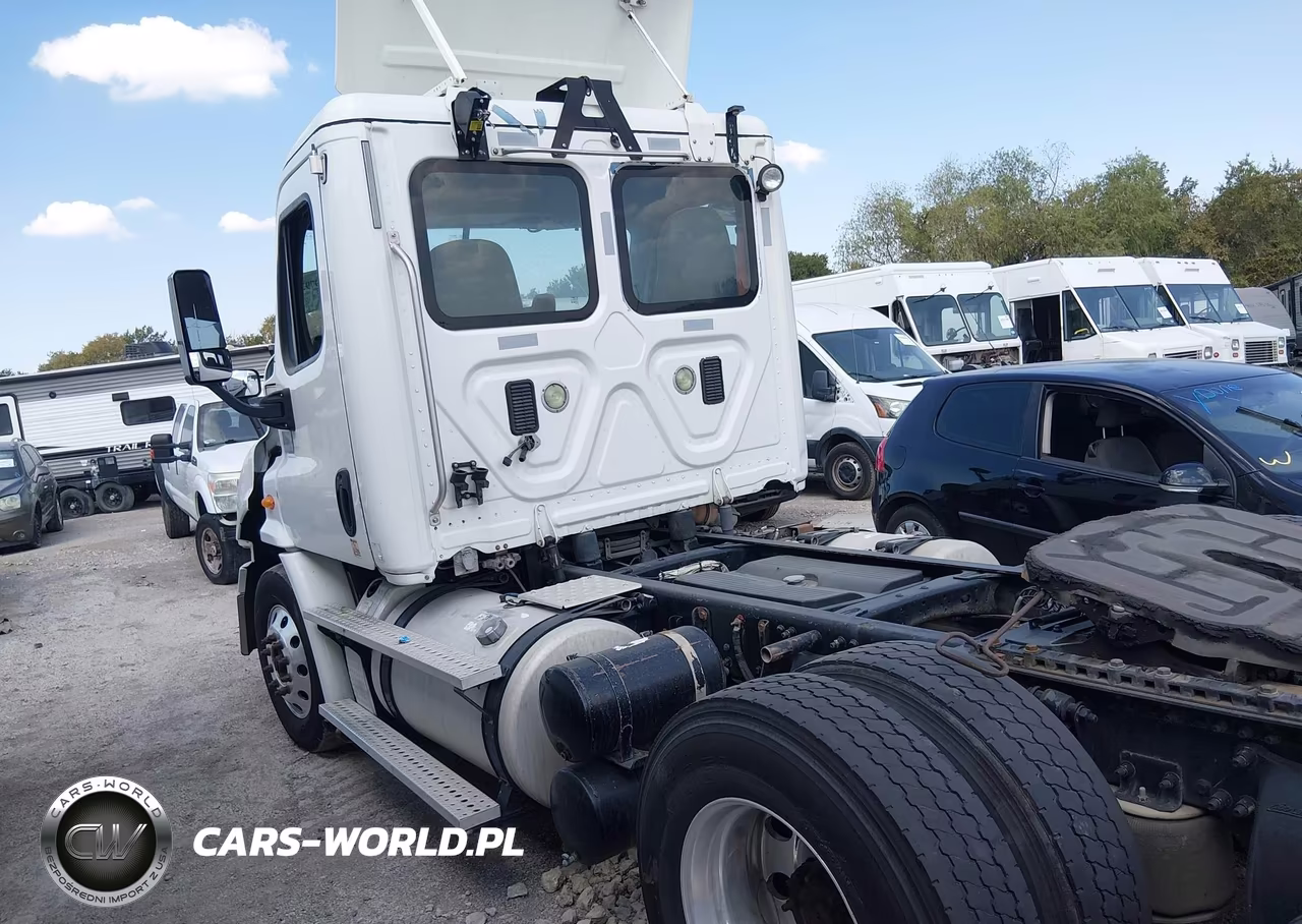 2013 Freightliner Cascadia 113 VIN:1FUJGBDV7DLBW4055 - 18