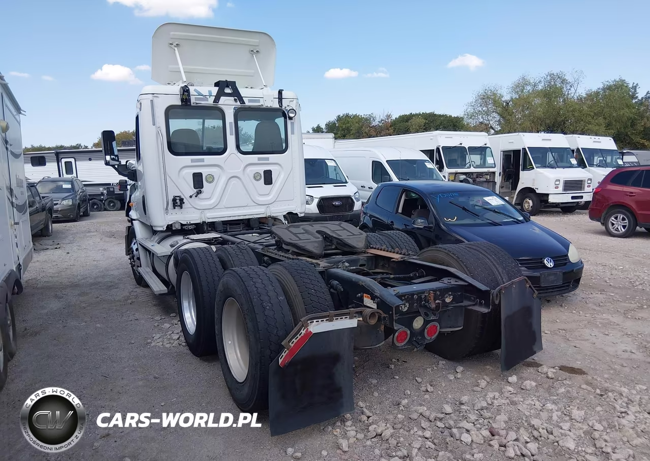 2013 Freightliner Cascadia 113 VIN:1FUJGBDV7DLBW4055 - 3