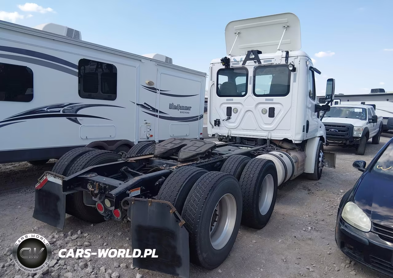 2013 Freightliner Cascadia 113 VIN:1FUJGBDV7DLBW4055 - 4