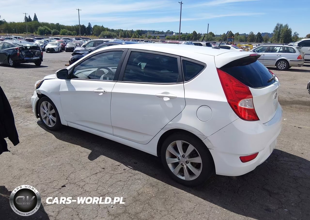 2013 Hyundai Accent Se VIN:KMHCU5AE6DU111736 - 3