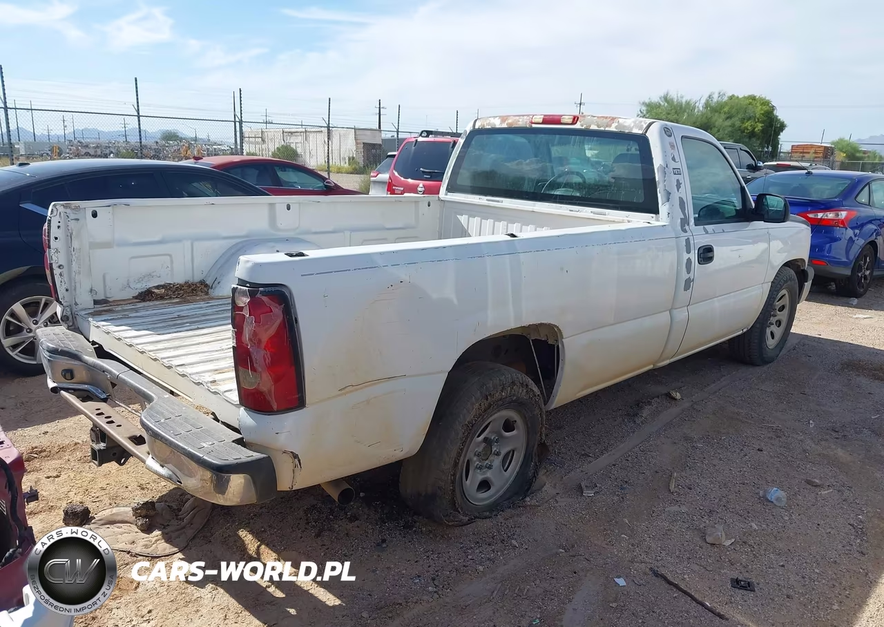 2007 Chevrolet Silverado 1500 Classic Work Truck VIN:3GCEC14X37G257458 - 4