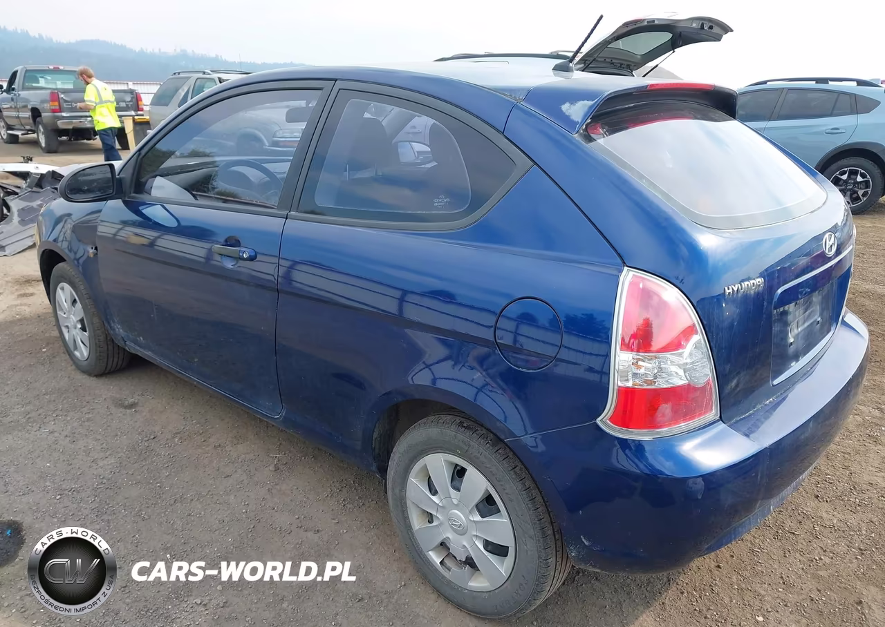 2007 Hyundai Accent Gs VIN:KMHCM36C87U015820 - 3