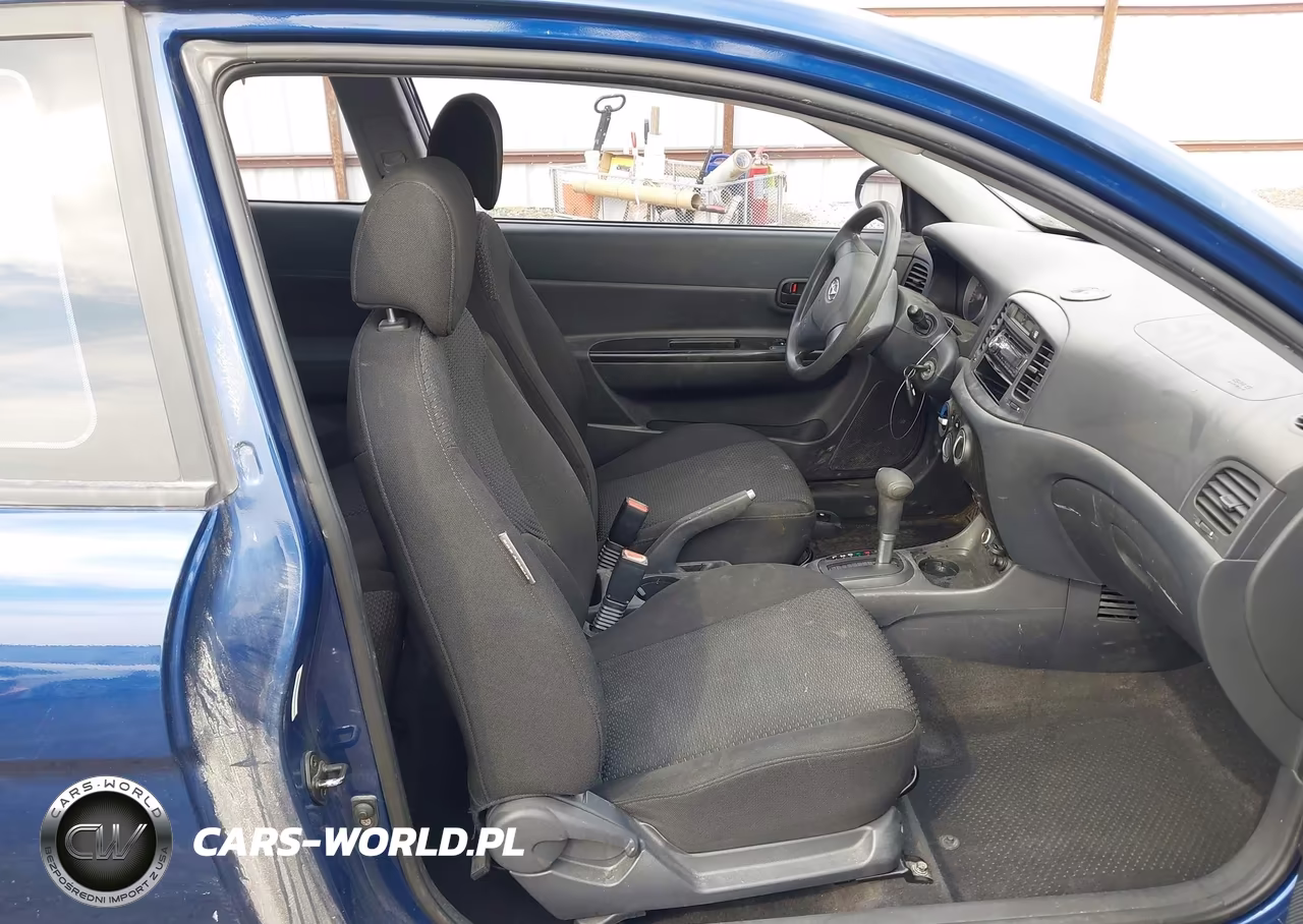 2007 Hyundai Accent Gs VIN:KMHCM36C87U015820 - 5
