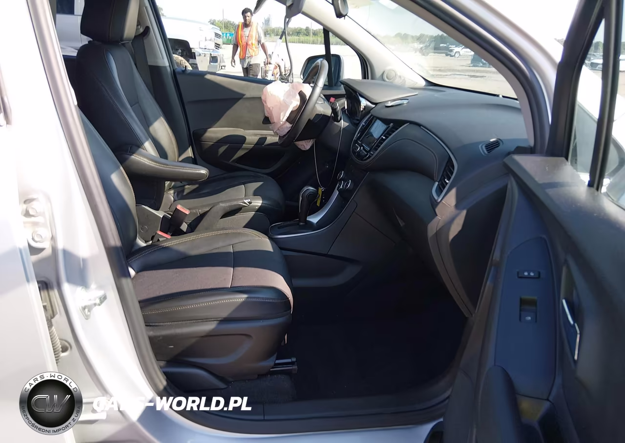 2020 Chevrolet Trax Fwd Lt VIN:3GNCJLSBXLL317390 - 5