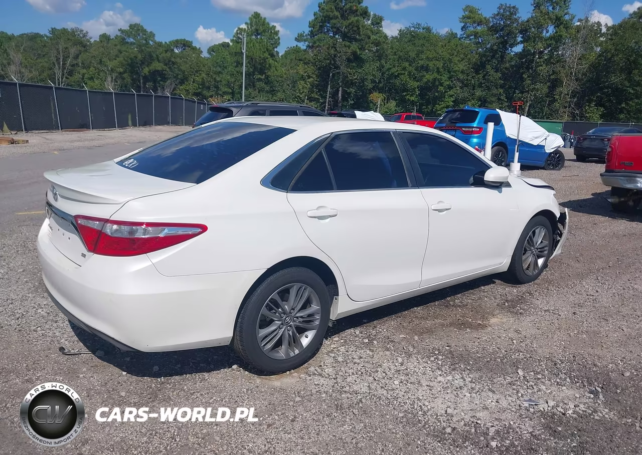 2016 Toyota Camry Se VIN:4T1BF1FK5GU160718 - 4