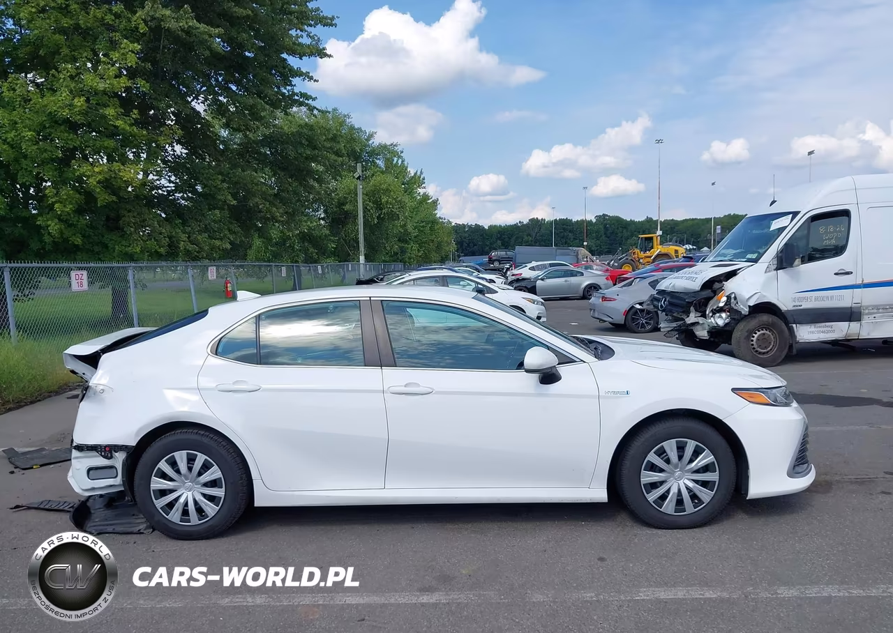 2021 Toyota Camry Le Hybrid VIN:4T1C31AK8MU563396 - 13