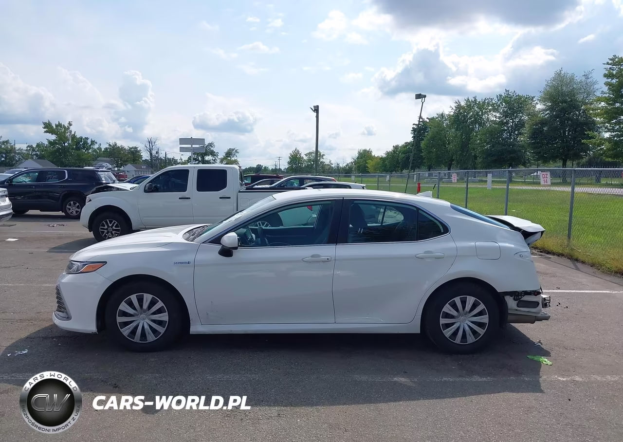 2021 Toyota Camry Le Hybrid VIN:4T1C31AK8MU563396 - 14