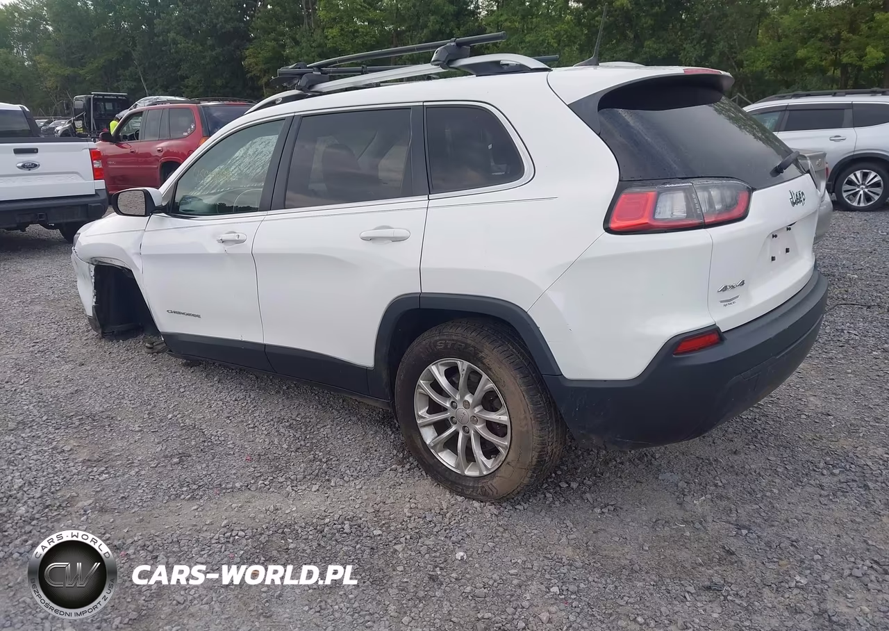 2019 Jeep Cherokee Latitude 4X4 VIN:1C4PJMCB9KD310966 - 3