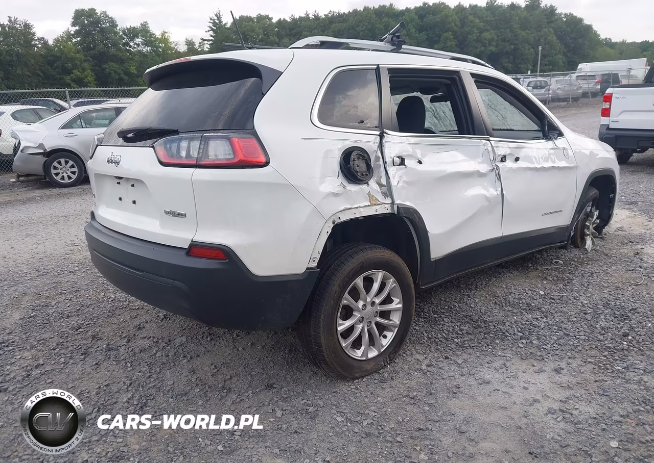 2019 Jeep Cherokee Latitude 4X4 VIN:1C4PJMCB9KD310966 - 4