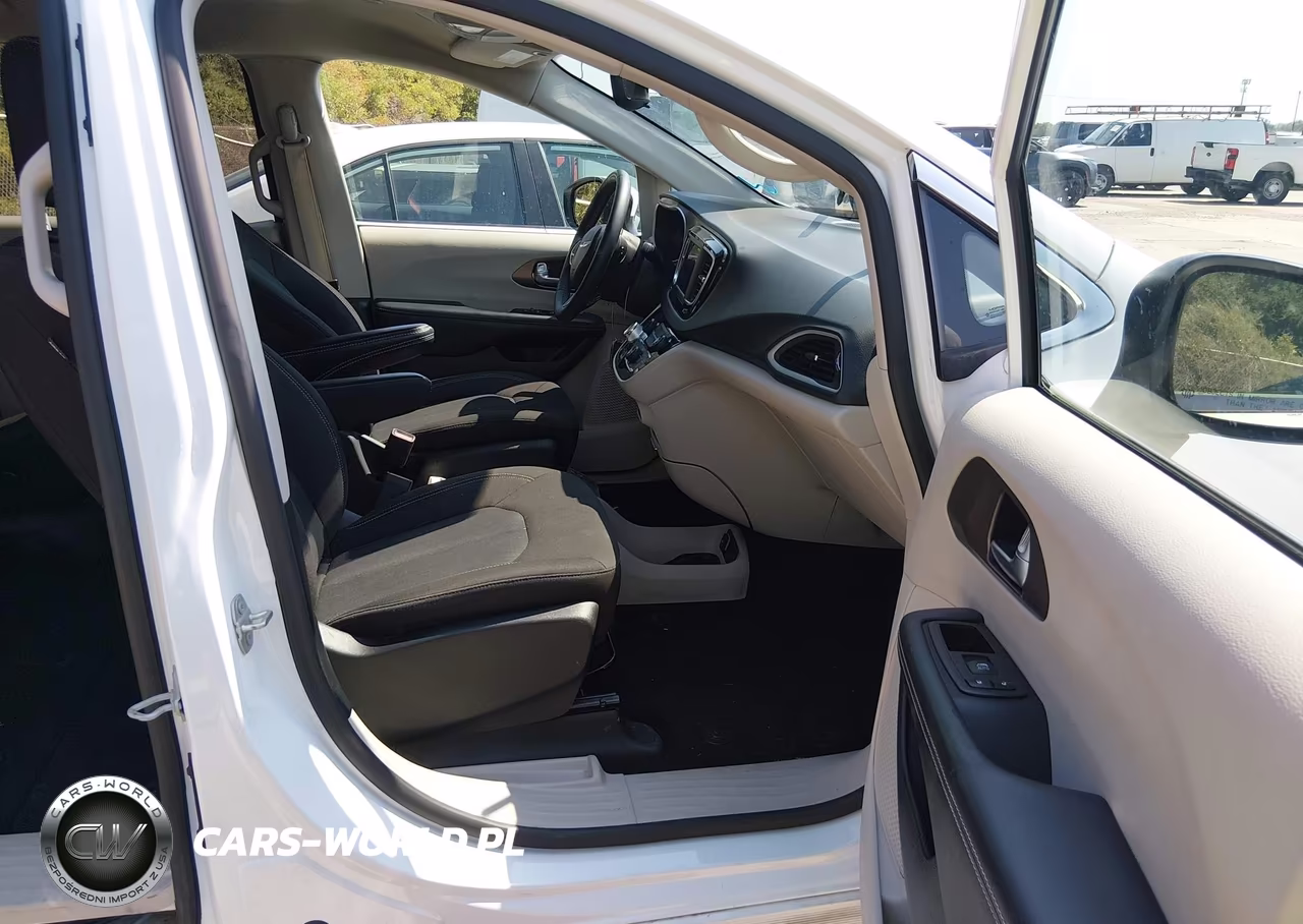2023 Chrysler Voyager Lx VIN:2C4RC1CG9PR596805 - 5
