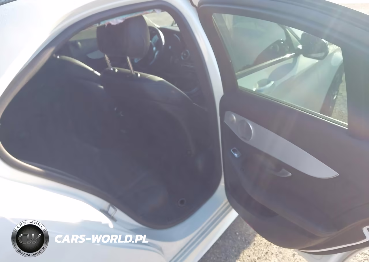 2021 Mercedes-Benz C 300 Sedan VIN:W1KWF8DB9MR622087 - 8