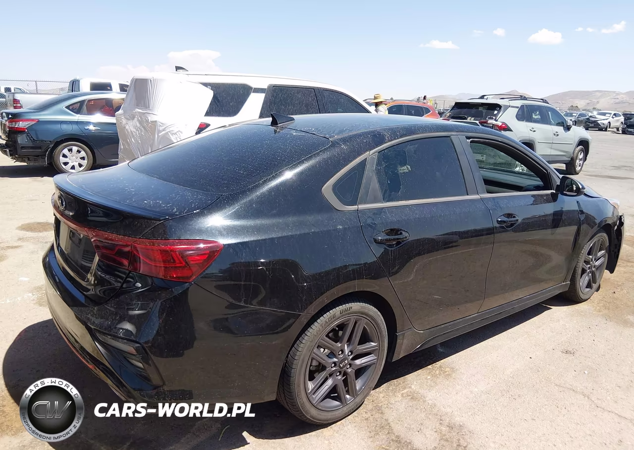 2021 Kia Forte Gt-Line VIN:3KPF34AD5ME326500 - 4