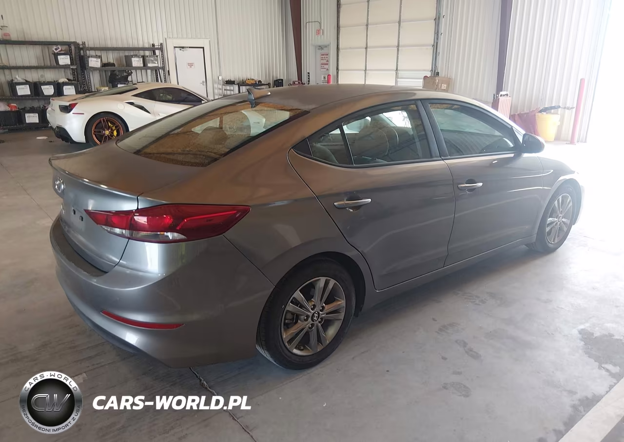 2018 Hyundai Elantra Sel VIN:5NPD84LFXJH380051 - 4