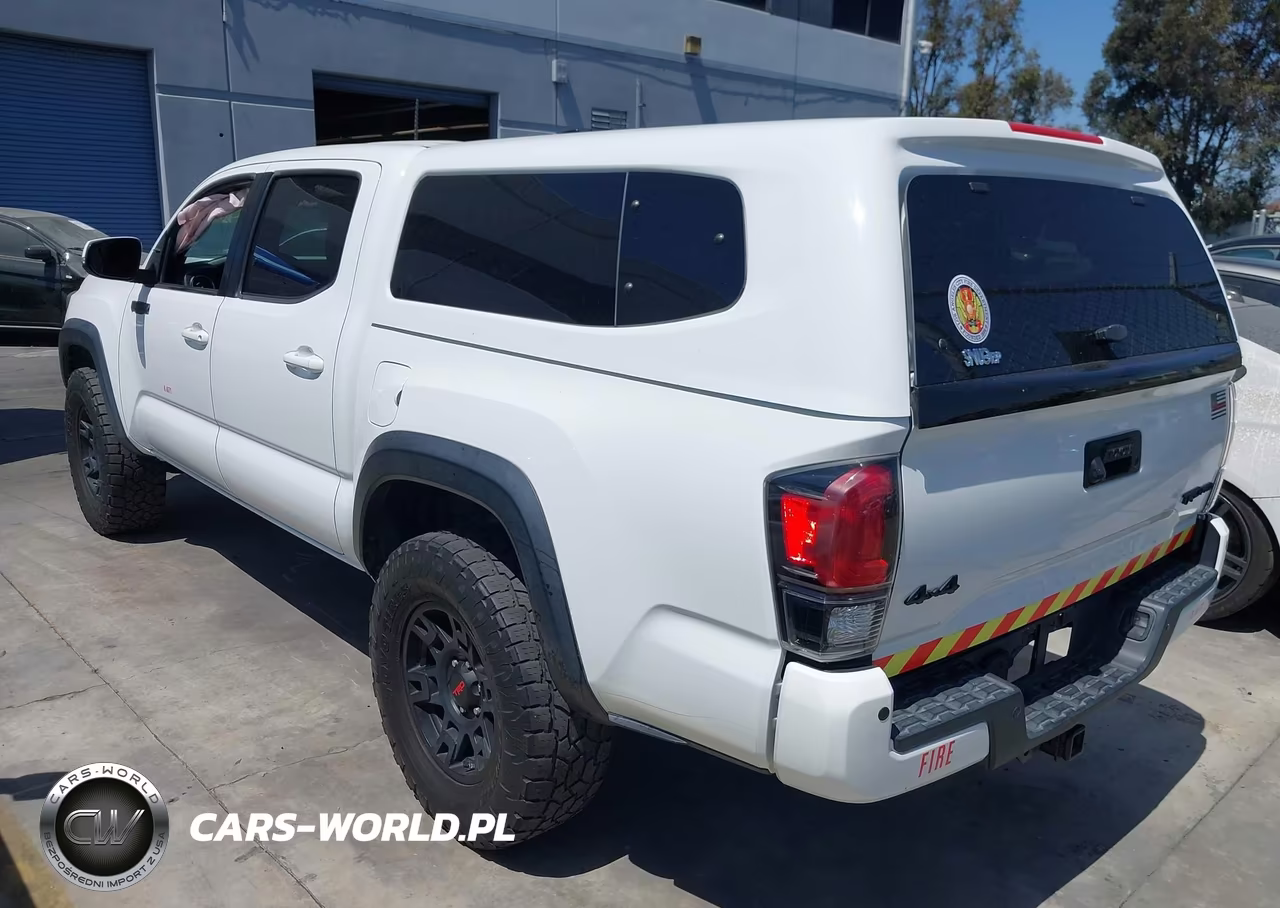 2017 Toyota Tacoma Trd Pro VIN:5TFCZ5AN1HX059085 - 3