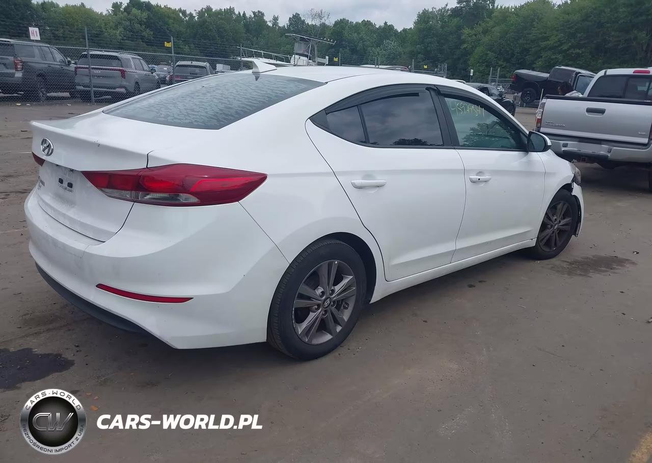 2017 Hyundai Elantra Value Edition VIN:5NPD84LFXHH133204 - 4