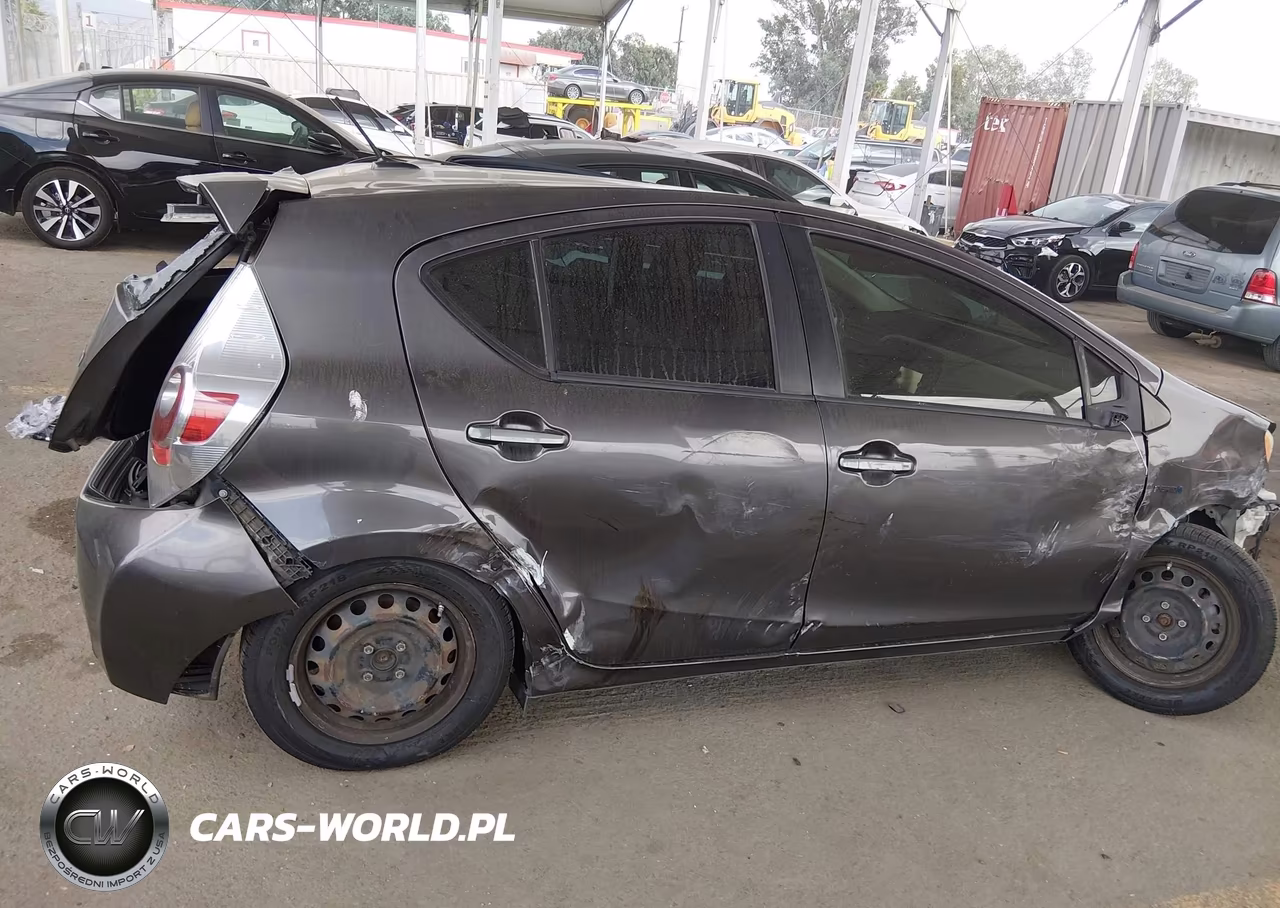 2012 Toyota Prius C Three VIN:JTDKDTB35C1501907 - 13