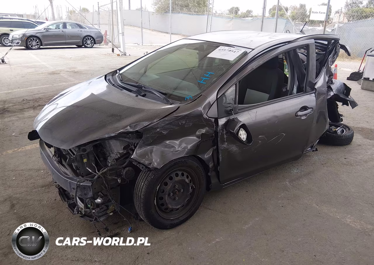 2012 Toyota Prius C Three VIN:JTDKDTB35C1501907 - 2
