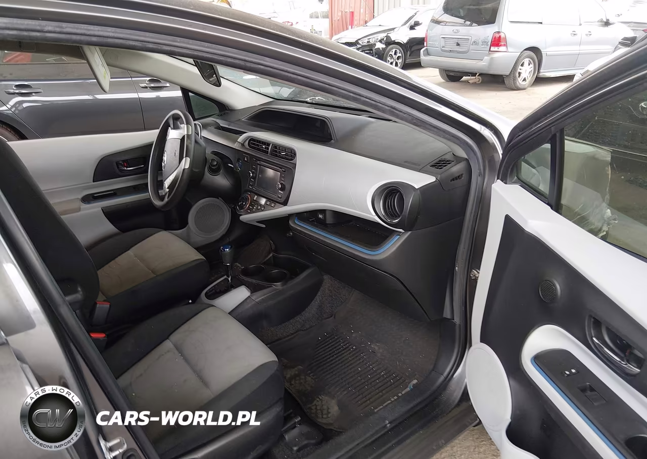 2012 Toyota Prius C Three VIN:JTDKDTB35C1501907 - 5