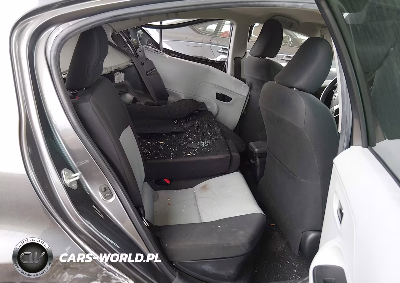 2012 Toyota Prius C Three VIN:JTDKDTB35C1501907 - 8