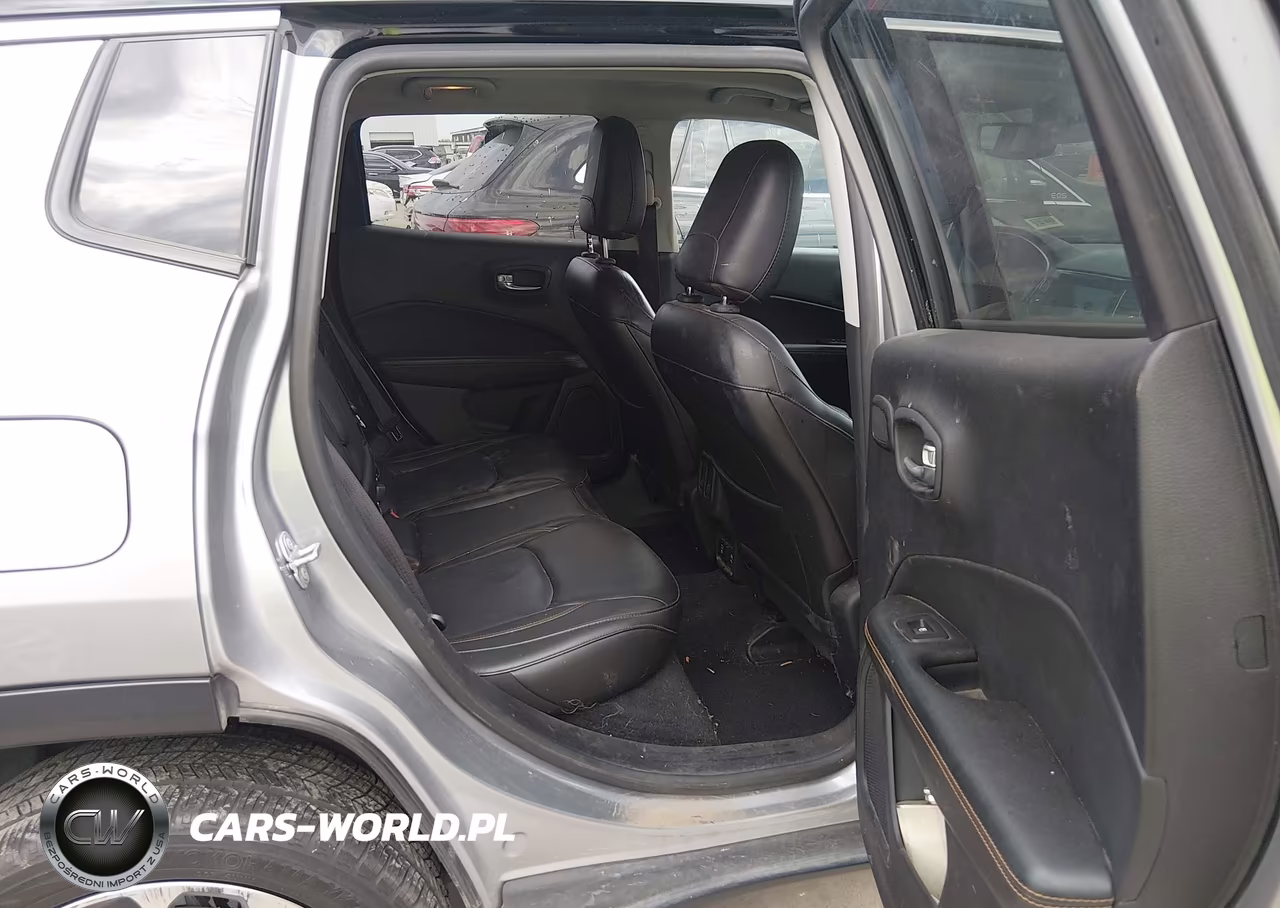 2018 Jeep Compass Limited 4X4 VIN:3C4NJDCB4JT245508 - 8