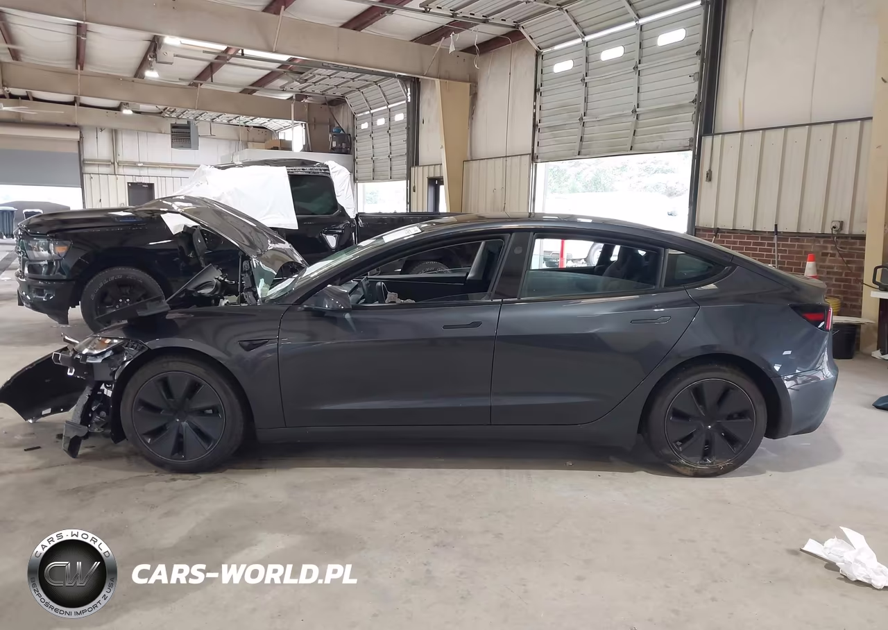 2025 Tesla Model 3 Long Range Rear-Wheel Drive-Standard Rear-Wheel Drive VIN:5YJ3E1EA9SF027837 - 12