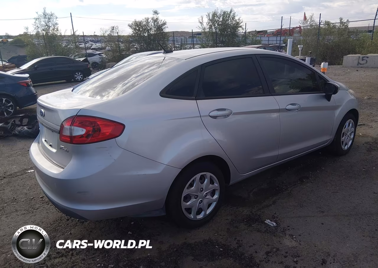 2011 Ford Fiesta Se VIN:3FADP4BJ6BM137945 - 4