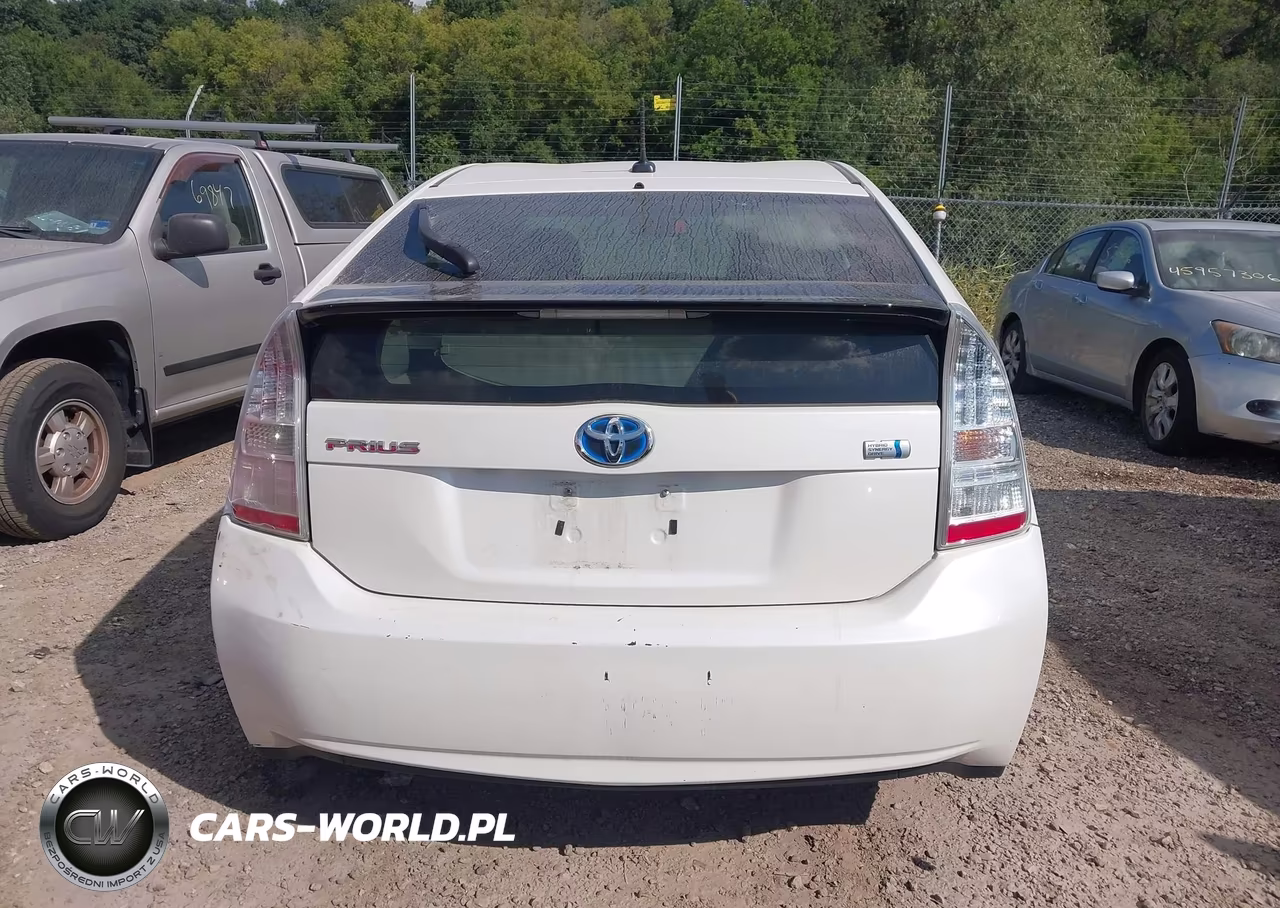 2011 Toyota Prius Four VIN:JTDKN3DU1B5342748 - 16